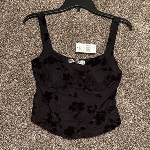 Elegant Black Velvet Floral Detail Women's Tank Top Madden Girl